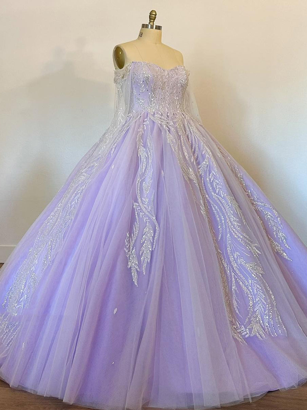 Lavender Tulle Princess Gown Off-Shoulder Ball Gown with Lace Appliques for Quinceanera & Sweet 16 Evening Dresses