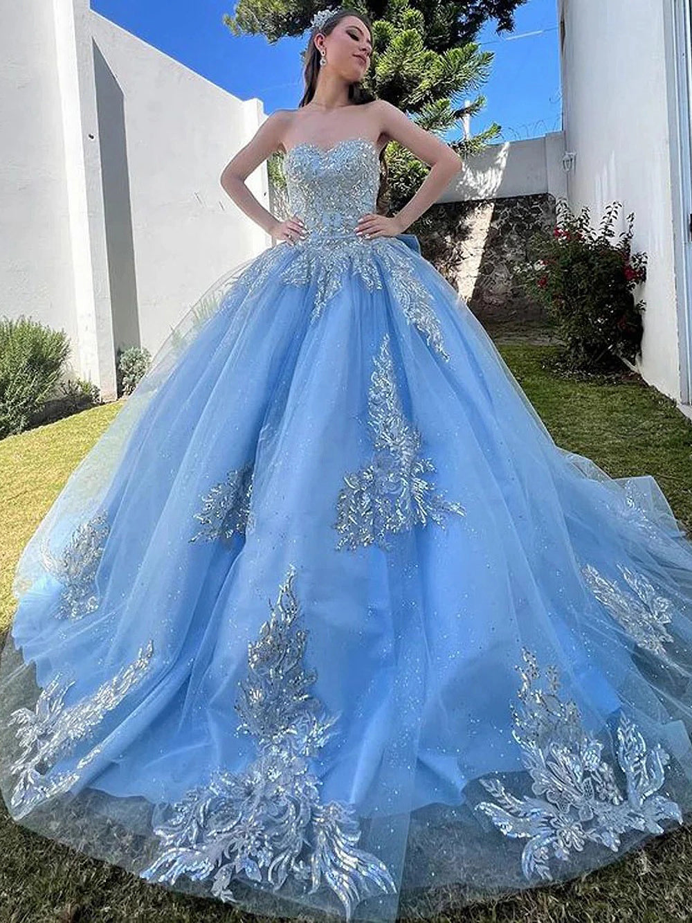 Exquisite Sky Blue Tulle Quinceanera Dress Strapless Ball Gown with Lace Appliques Beaded Details & Tiered Ruffles for Sweet 16 & Birthday Celebrations
