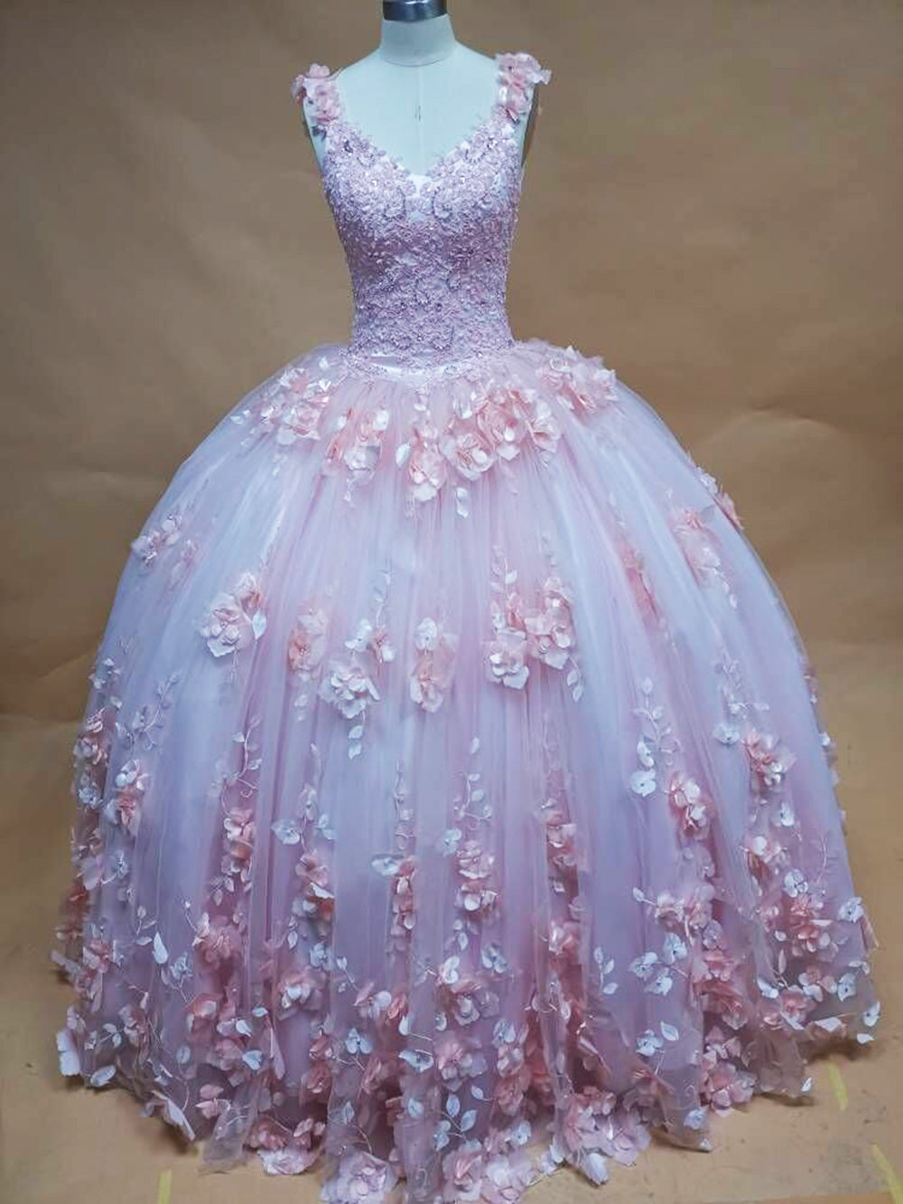 Pink Tulle Princess Gown V-Neck 3D Floral Lace & Beaded Quinceanera Dress for Sweet 16
