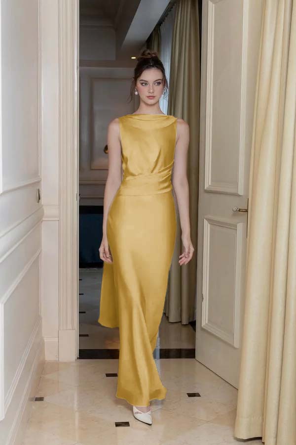Long Slimming Sleeveless Formal Dress Flowy Backless With Pleated