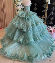 Exquisite Emerald Green Ball Gown Sweetheart Off-Shoulder Lace Tiered Tulle Quinceanera Dress with Beaded Details for Sweet 16
