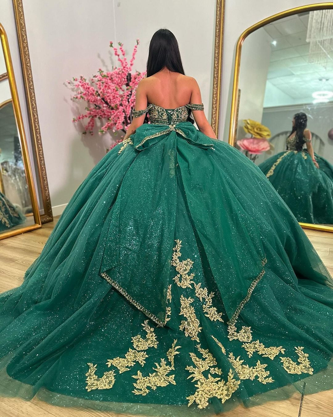Exquisite Emerald Green Ball Gown Off-Shoulder Gold Appliques Tulle Princess Dress for Quinceanera Sweet 16 & Birthday Parties