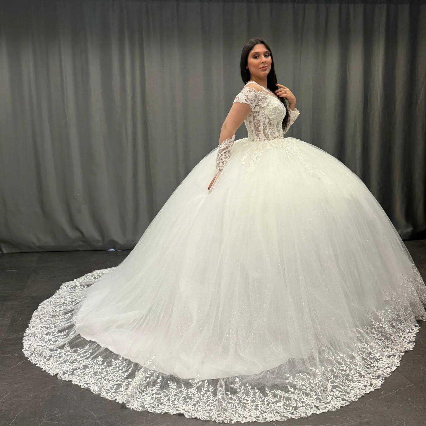 White Tulle Ball Gown Scoop Neck Lace Appliques & Pleated Skirt for Quinceanera Sweet 16 and Formal Evenings