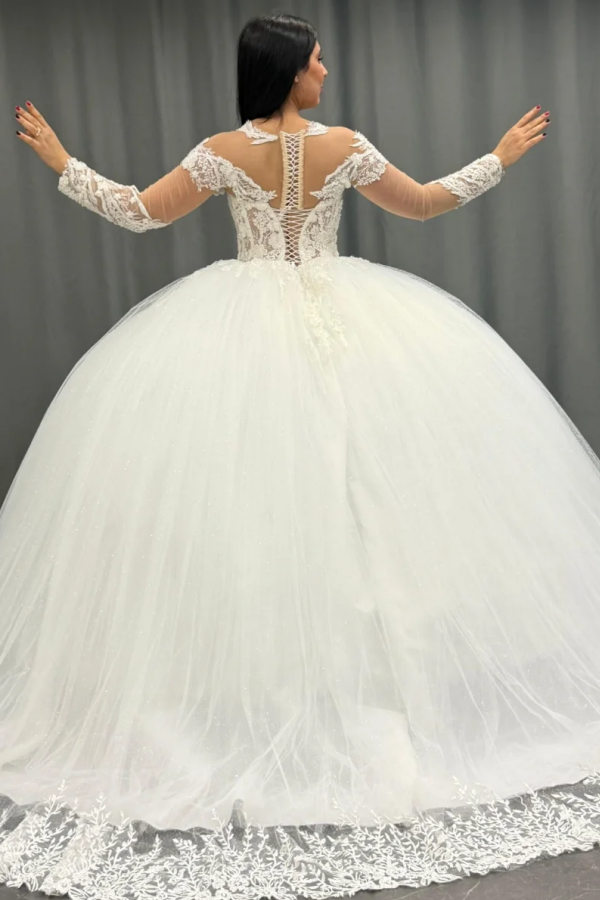 White Tulle Ball Gown Scoop Neck Lace Appliques & Pleated Skirt for Quinceanera Sweet 16 and Formal Evenings