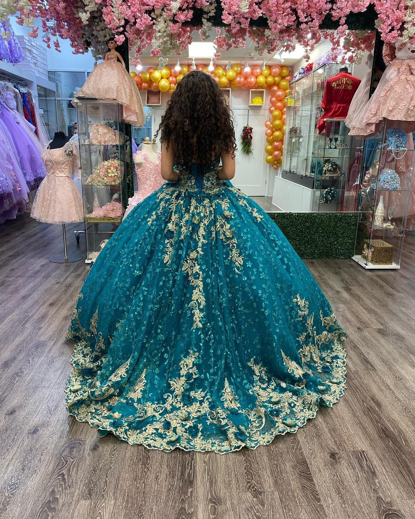Hunter Green Quinceanera Dress Gold Lace Applique Sequined Beaded Ball Gown with V-Neck Straps & Tulle Skirt for Sweet 16 & Evening Galas
