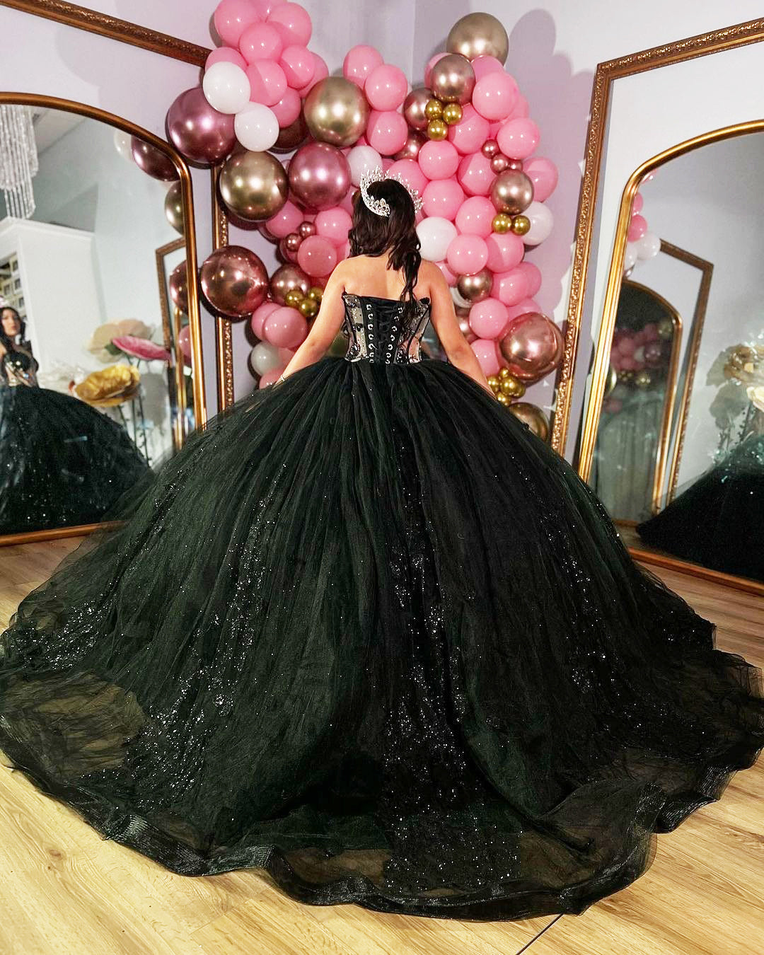 Exquisite Black Tulle Quinceanera Dress Sweetheart Neckline with Lace Appliques & Glitter Elegance for Sweet 16 & Evening Galas