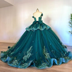 Exquisite Emerald Green Ball Gown Off-Shoulder Lace Applique Tiered Tulle Skirt with Sweep Train for Quinceanera & Sweet 16