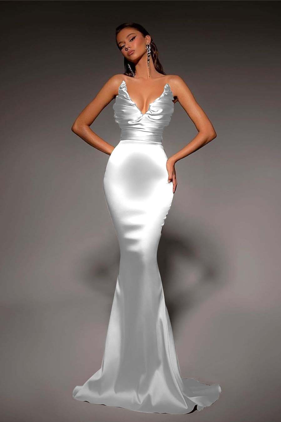 Strapless V Neck Sleeveless Long Mermaid Formal Dress With Pleated