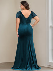 Plus Size Velvet Mother of the Bride Dresses with Ruffles & Appliques in Trumpet/Mermaid V-Neck Short Sleeves Floor-Length