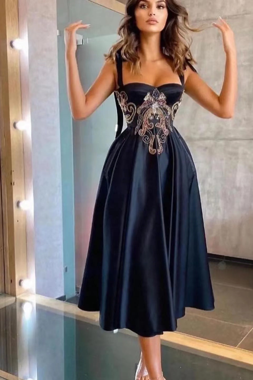 Newinlook Elegant A-Line Evening Dress Straps With Appliques