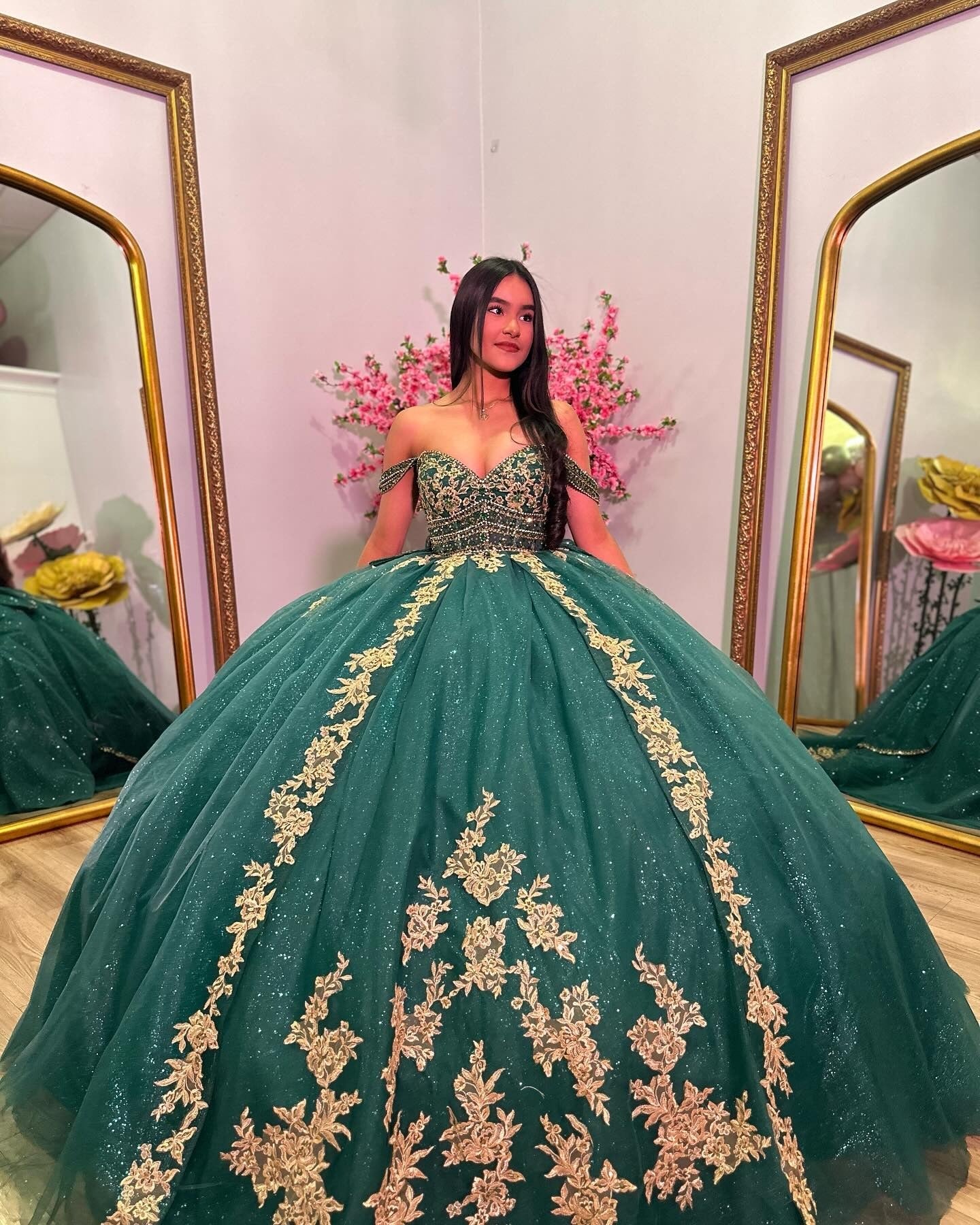 Exquisite Emerald Green Ball Gown Off-Shoulder Gold Appliques Tulle Princess Dress for Quinceanera Sweet 16 & Birthday Parties
