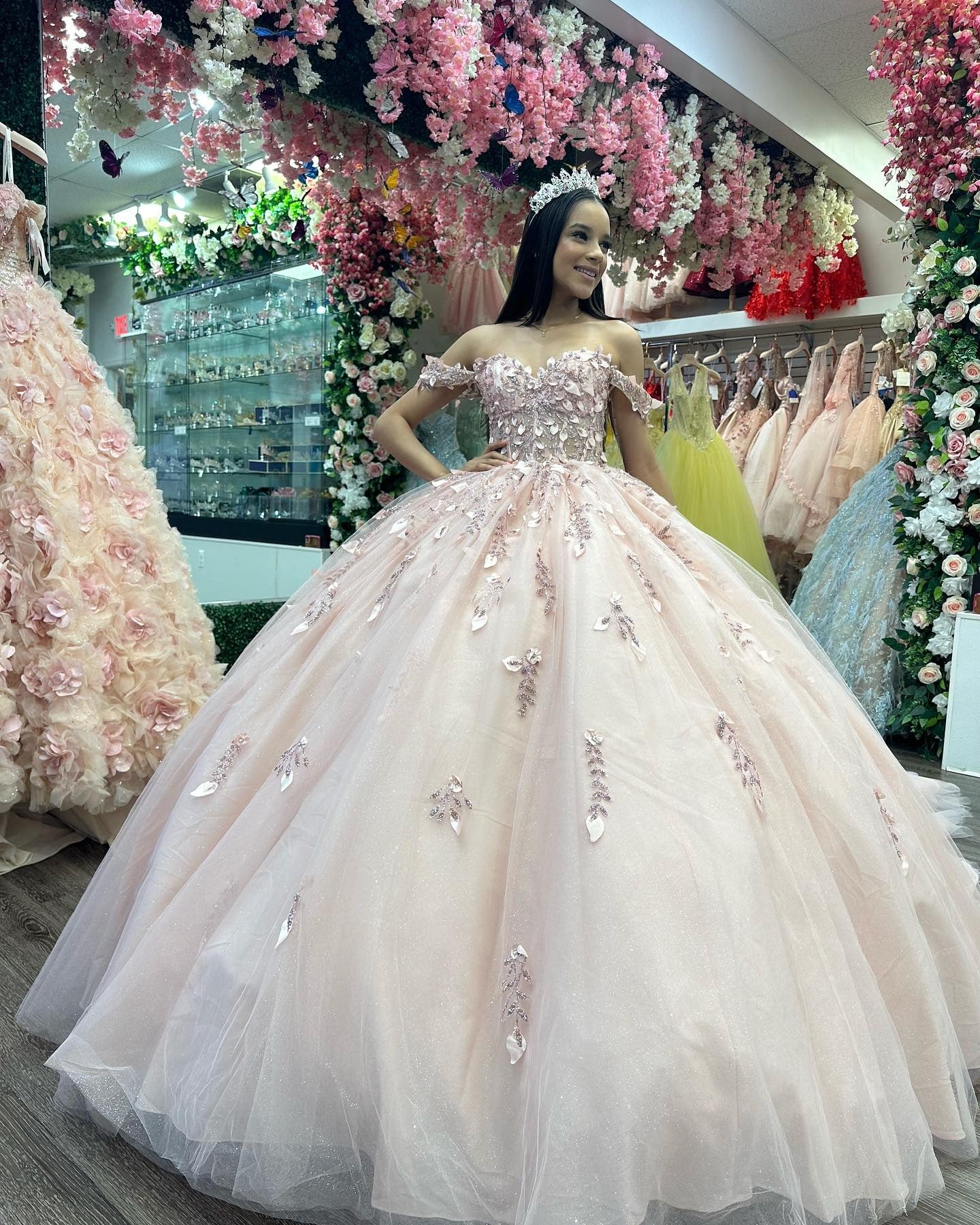 Off-Shoulder Ball Gown Lace Applique & Tulle Princess Dress for Quinceanera Sweet 16 and Evening Galas