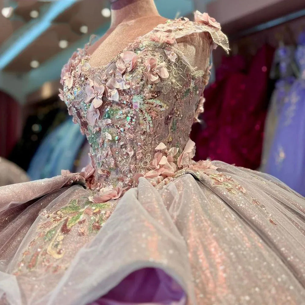Exquisite Lilac Tulle Quinceanera Dress Off-Shoulder Lace Applique Ball Gown with Beaded Tiered Ruffles for Sweet 16 & Princess Parties