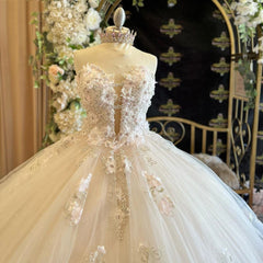 Exquisite Strapless Ball Gown with Floral Lace Appliques Perfect for Prom Quinceanera & Sweet 16 Celebrations