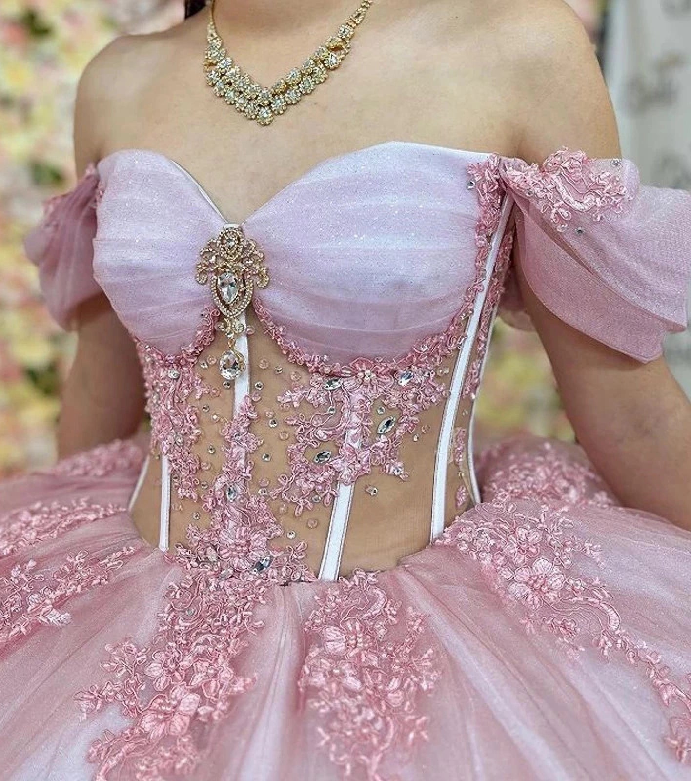 Exquisite Off-Shoulder Ball Gown Long Sleeve Lace Applique Pink Tulle Quinceanera Dress with Sweep Train for Sweet 16