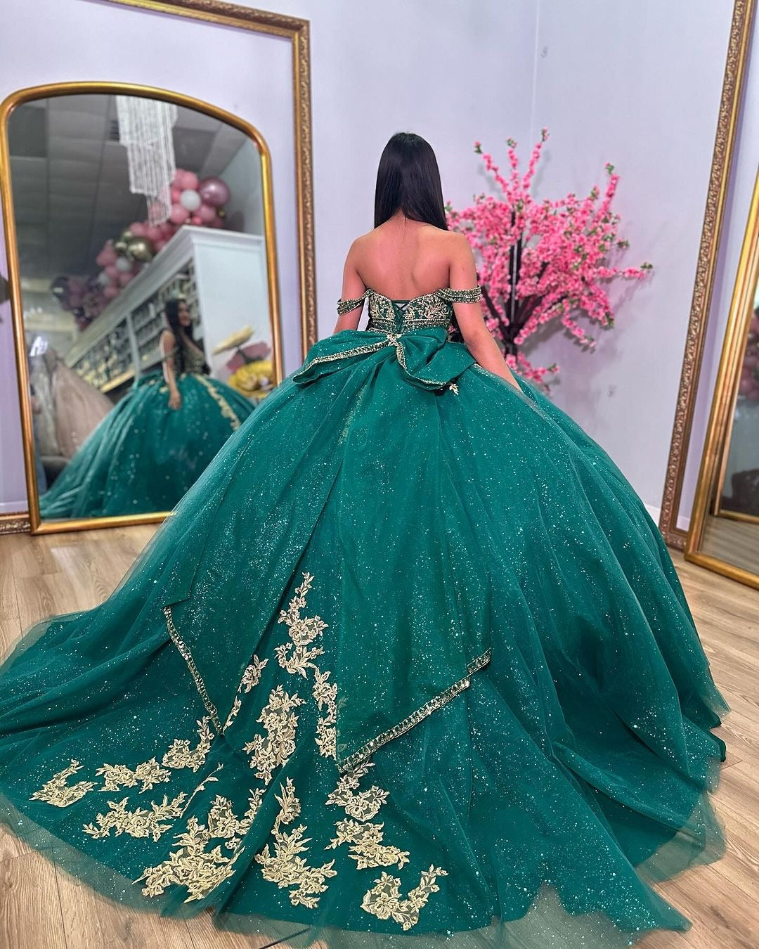 Exquisite Emerald Green Ball Gown Off-Shoulder Gold Appliques Tulle Princess Dress for Quinceanera Sweet 16 & Birthday Parties