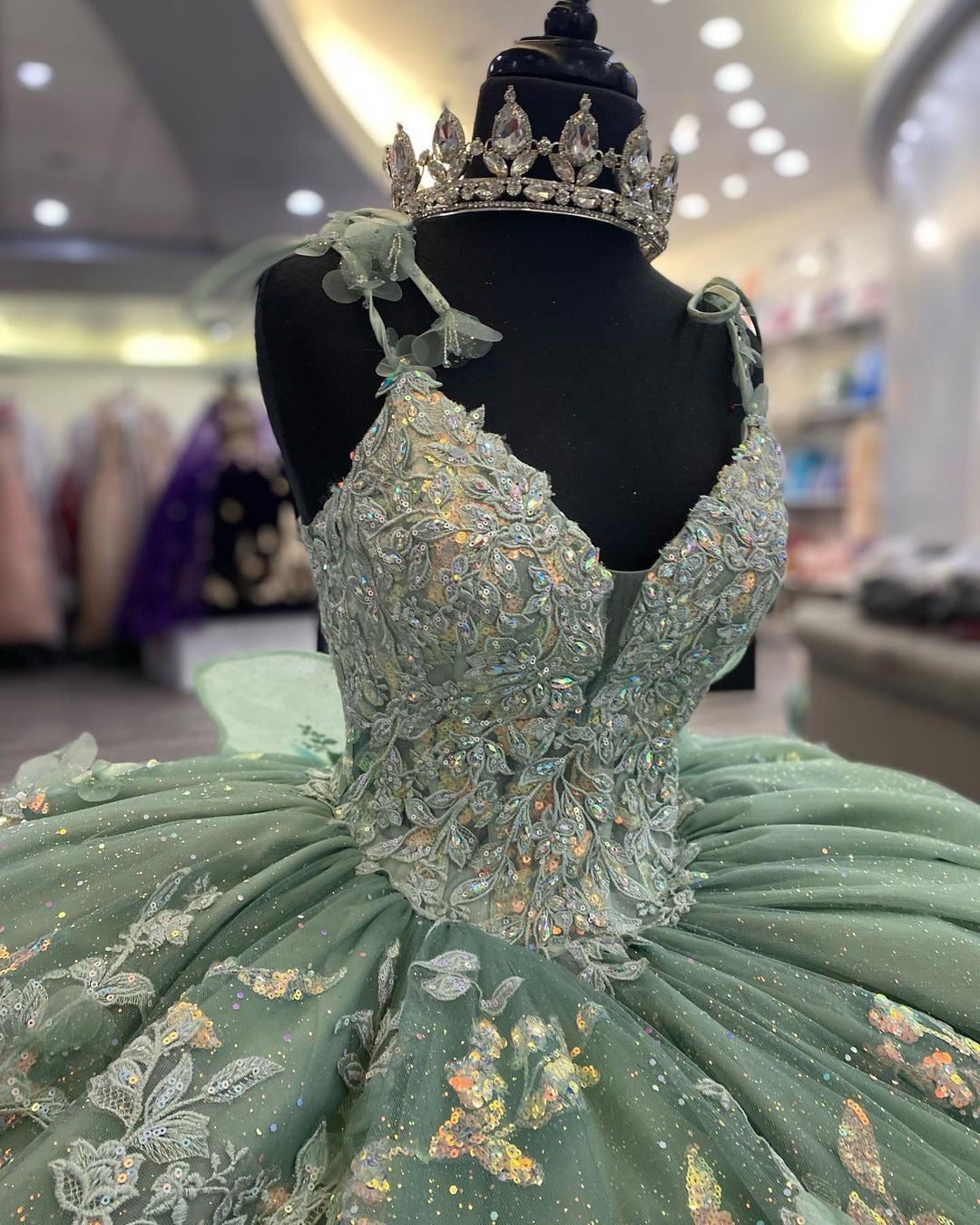 Exquisite Mint Green Ball Gown V-Neck Spaghetti Strap Lace Applique Quinceanera Dress for Sweet 16 & Princess Parties