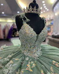 Exquisite Mint Green Ball Gown V-Neck Spaghetti Strap Lace Applique Quinceanera Dress for Sweet 16 & Princess Parties