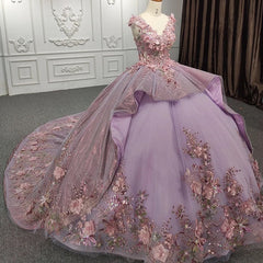 Lilac Tulle Quinceanera Dress V-Neck Lace Appliques & Beaded Tiered Ball Gown for Sweet 16 or Princess Parties