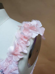 Pink Tulle Princess Gown V-Neck 3D Floral Lace & Beaded Quinceanera Dress for Sweet 16