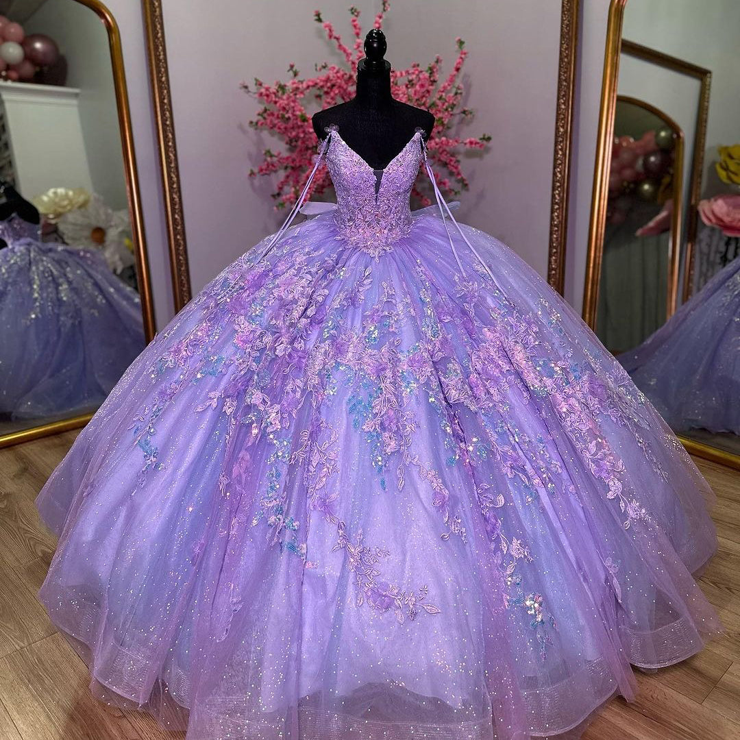 Lavender Tulle Quinceanera Dress V-Neck Lace Applique & Beaded Bow Ball Gown for Sweet 16 Birthday & Evening Parties