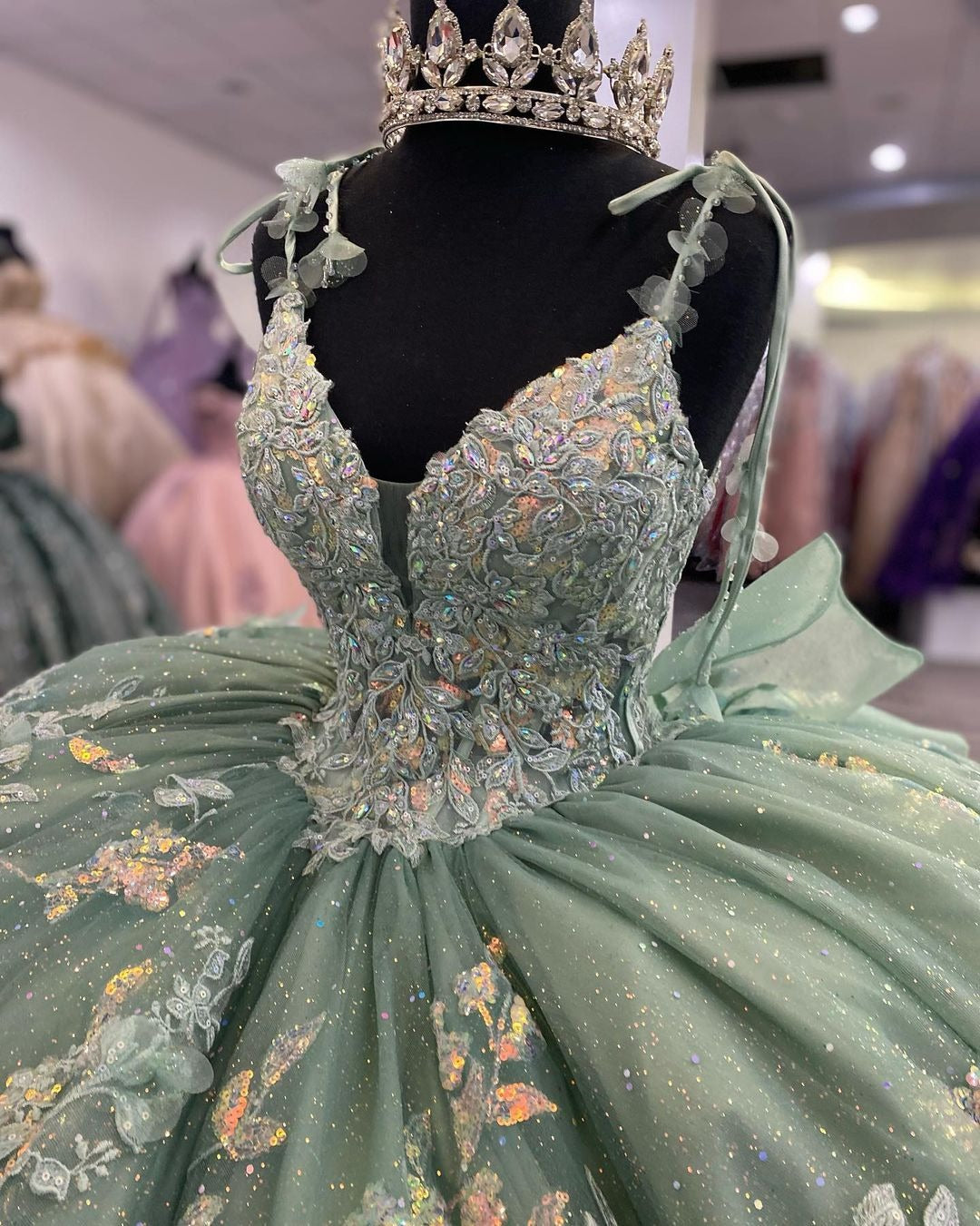 Exquisite Mint Green Ball Gown V-Neck Spaghetti Strap Lace Applique Quinceanera Dress for Sweet 16 & Princess Parties