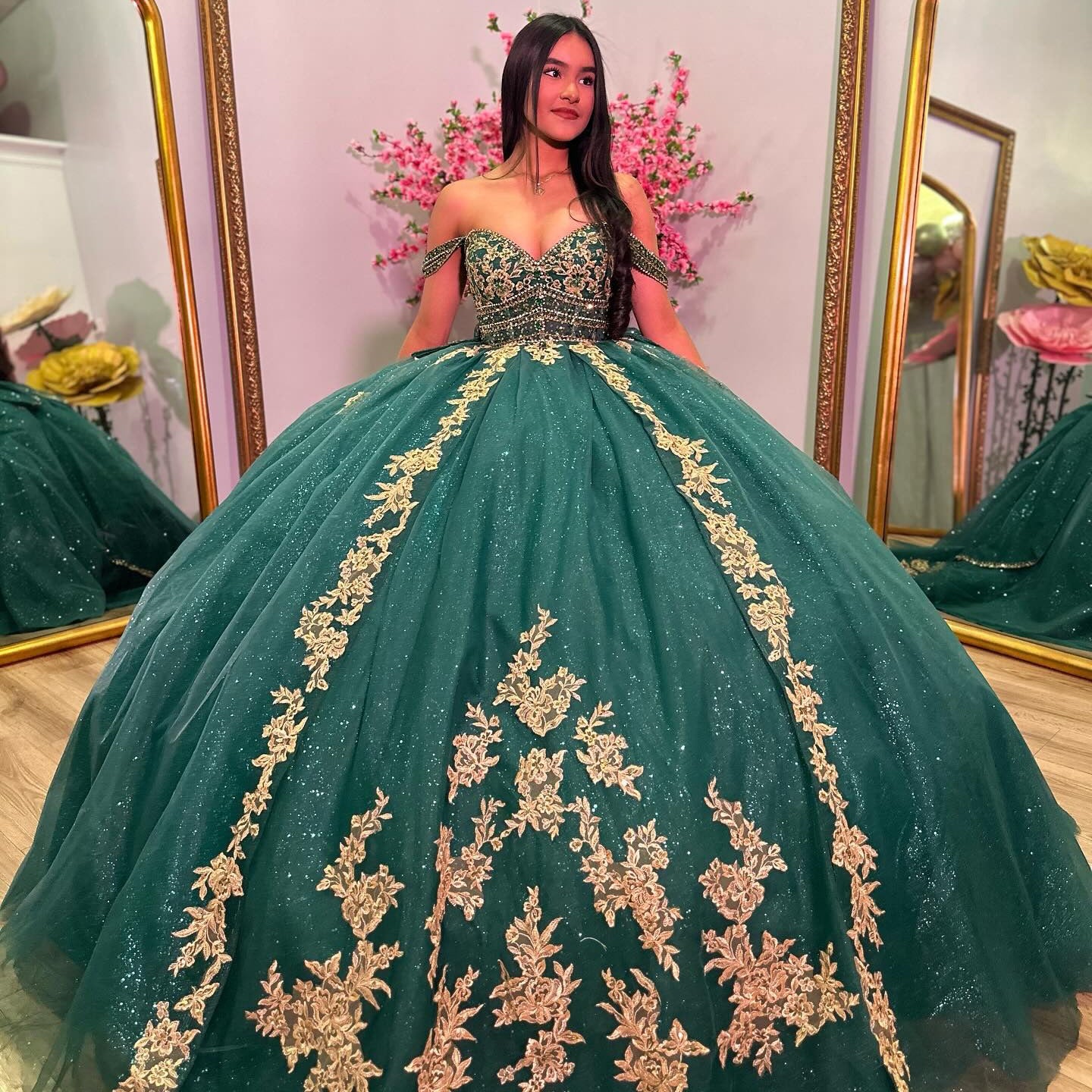 Exquisite Emerald Green Ball Gown Off-Shoulder Gold Appliques Tulle Princess Dress for Quinceanera Sweet 16 & Birthday Parties