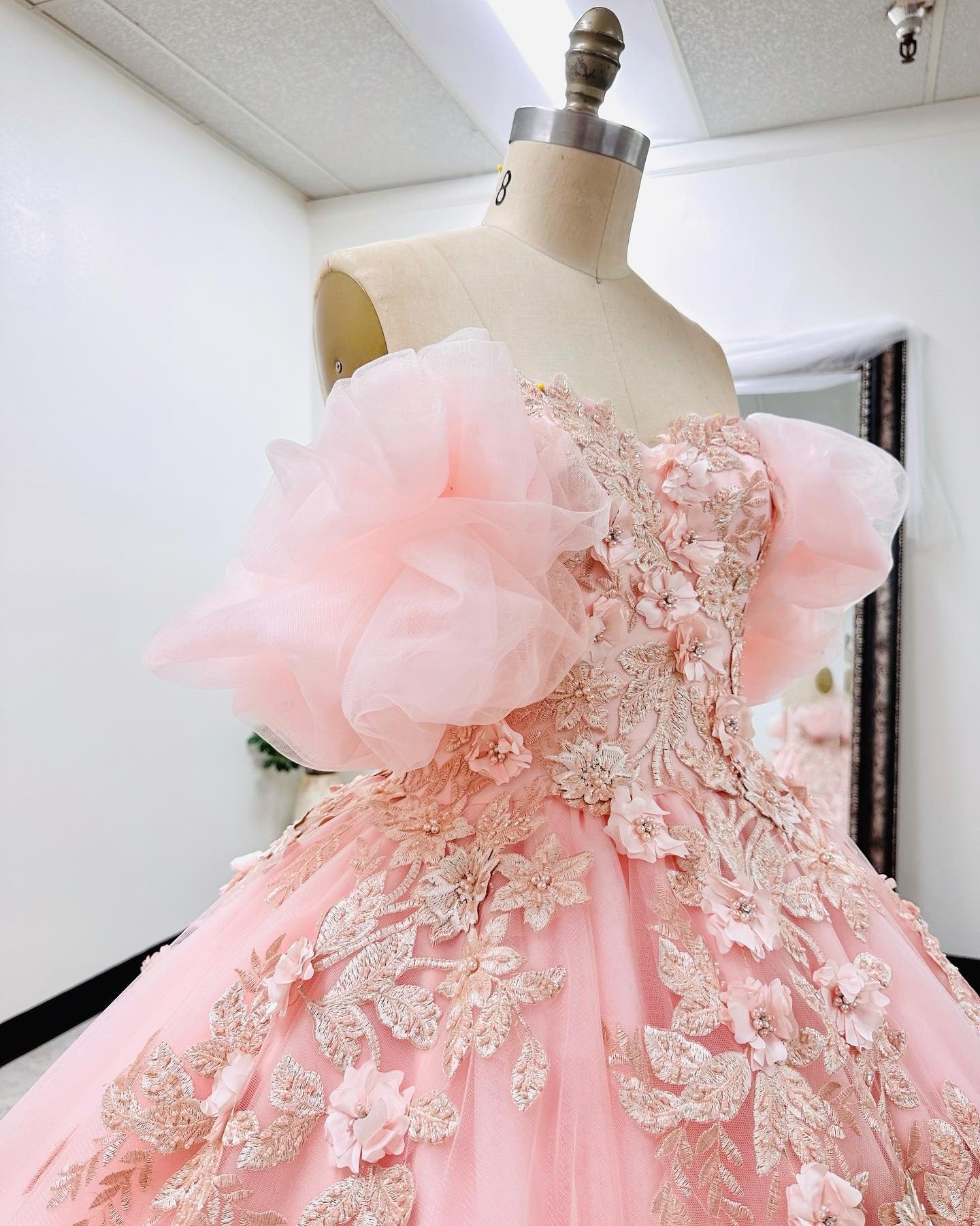 Off-Shoulder Ball Gown with Puff Sleeves Floral Appliques & Beaded Details Pink Tulle Quinceanera Dress for Sweet 16