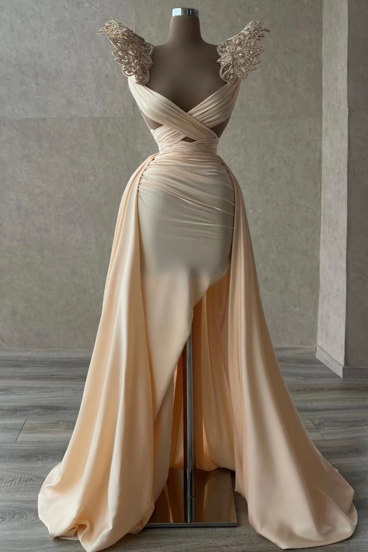 Newinlook Gorgeous V-Neck Evening Dress Beadings Sleeveless Mermaid With Slit