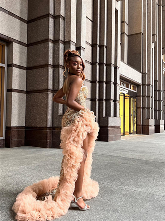 how to style a deep v neck dress HAIRSTYLE NECKLINE GUIDE: V Neck Dress A round up of V neck dress looks and hairstyle inspo for each one Baby braids Soft curls Half up half down claw clip Let me know which hairstyle /