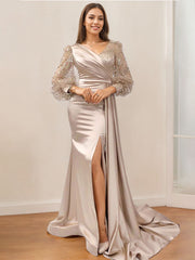 V-Neck Long Sleeve Trumpet/Mermaid Mother of the Bride Dress with Side Split and Ruched Detail