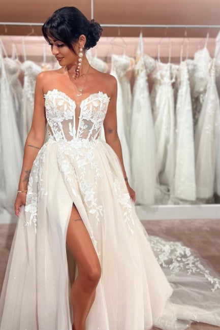 Charming Split Front A-Line Tulle Lace Sweetheart Floor-Length Sleeveless Wedding Dresses