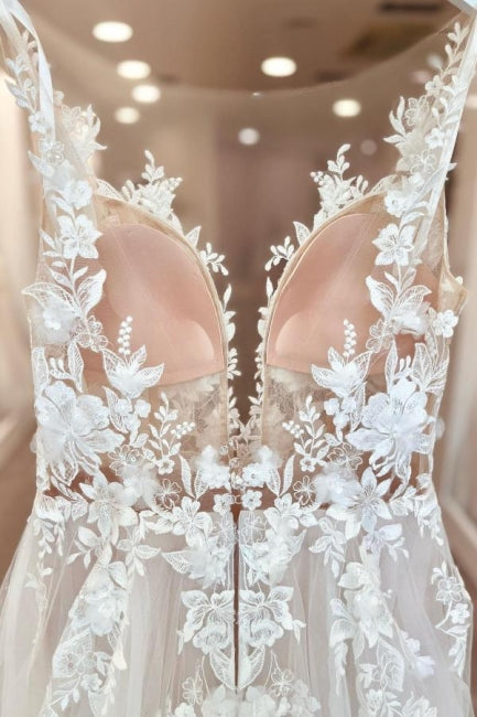 Beautiful Long A-Line Tulle Sleeveless Spaghetti Straps Split Front Wedding Dresses with Appliques