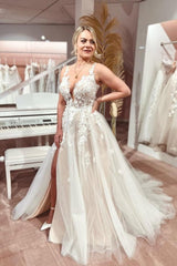 Beautiful Long A-Line Tulle Sleeveless Spaghetti Straps Split Front Wedding Dresses with Appliques