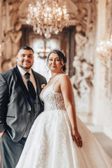 Luxury Sweetheart Ball Gown Straps Stain Wedding Dress with Appliques