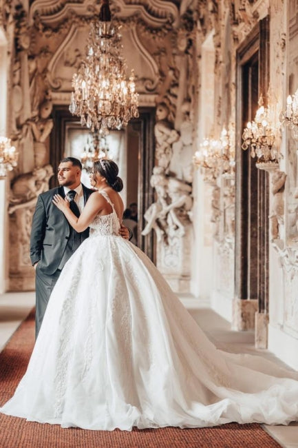 Luxury Sweetheart Ball Gown Straps Stain Wedding Dress with Appliques