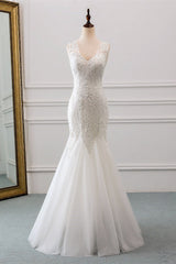 Affordable V-Neck Appliques Mermaid Wedding Dresses with Beadings Online