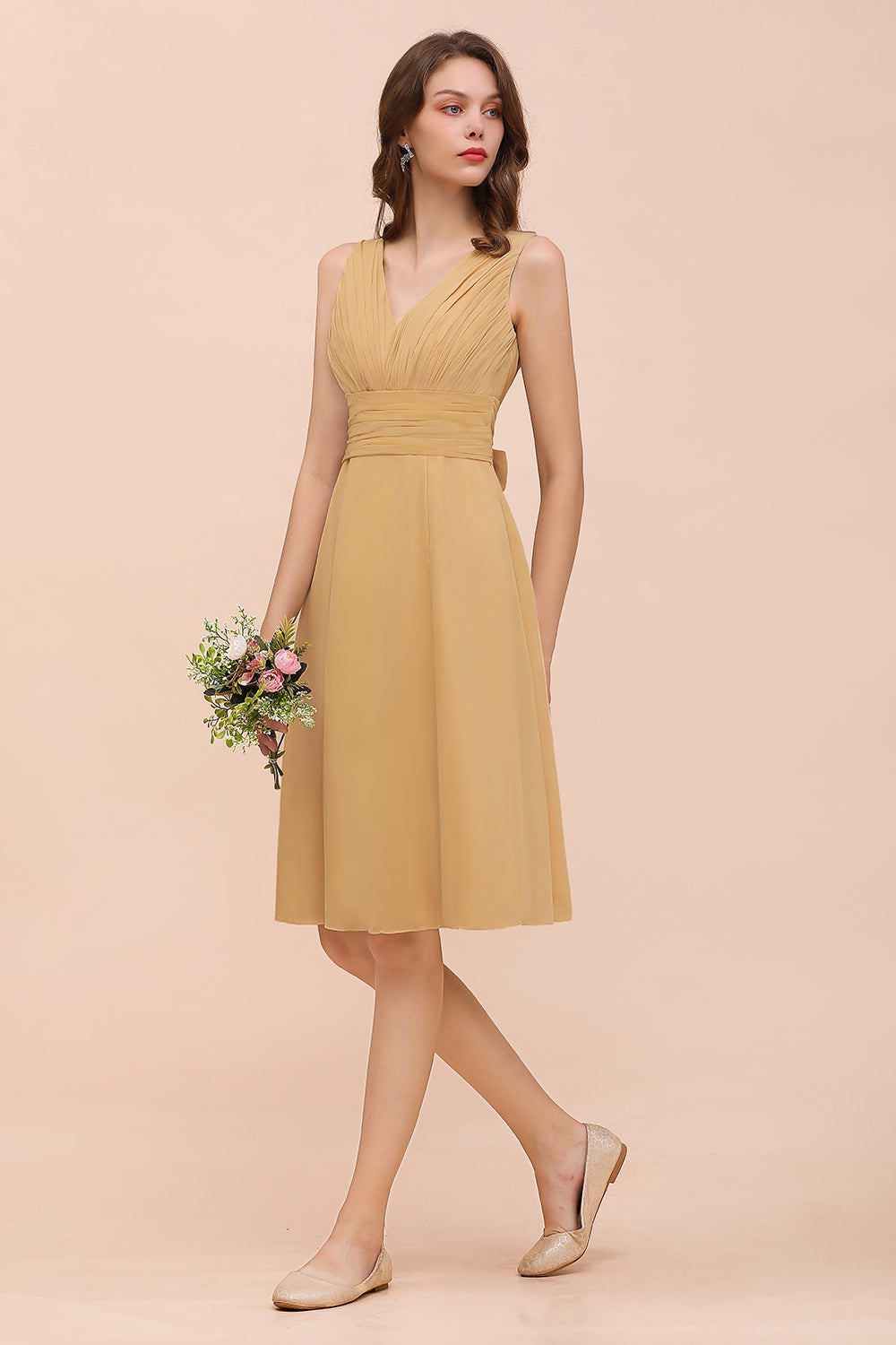 Affordable V-Neck Ruffle Gold Short Bridesmaid Dresses with Bow