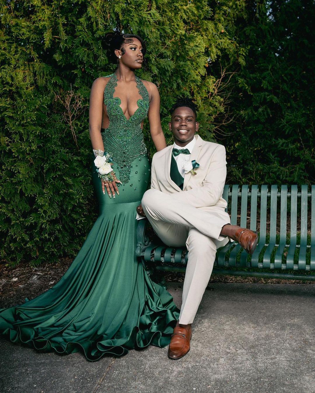 Emerald Green Prom Dress 2021 Emerald Green Prom Dress 2021 Ball Gown Lace Appliques Evening Dress Off The Shoulder Custom Color / 14 Emerald Green Prom Dress 2021 Emerald Green Prom Dress 2021 Ball Gown Lace Appliques Evening Dress Off The Shoulder Custom Color / 14