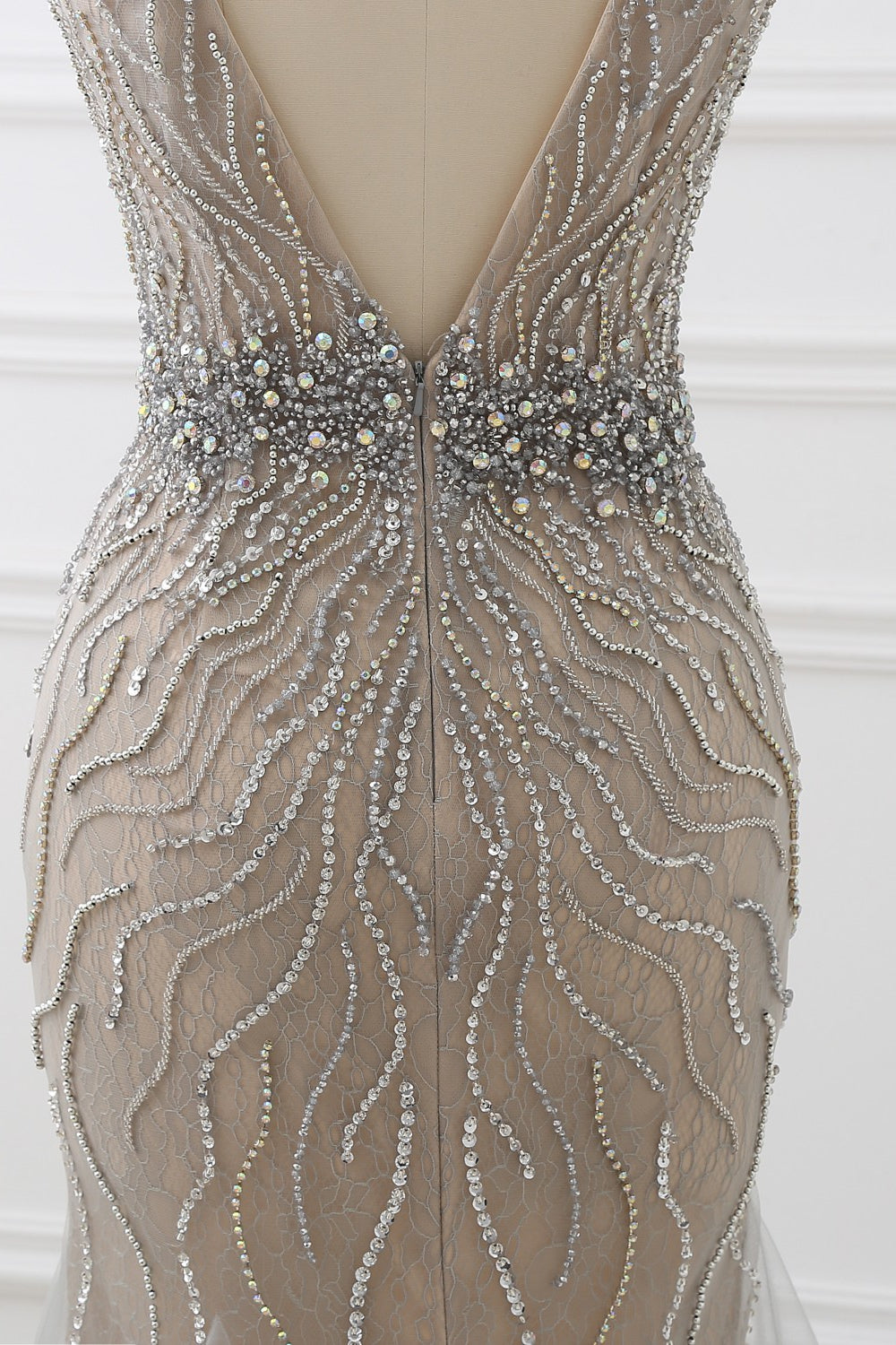 Amazing Tulle Sleeveless V Neck Formal Dress Mermaid With Beading