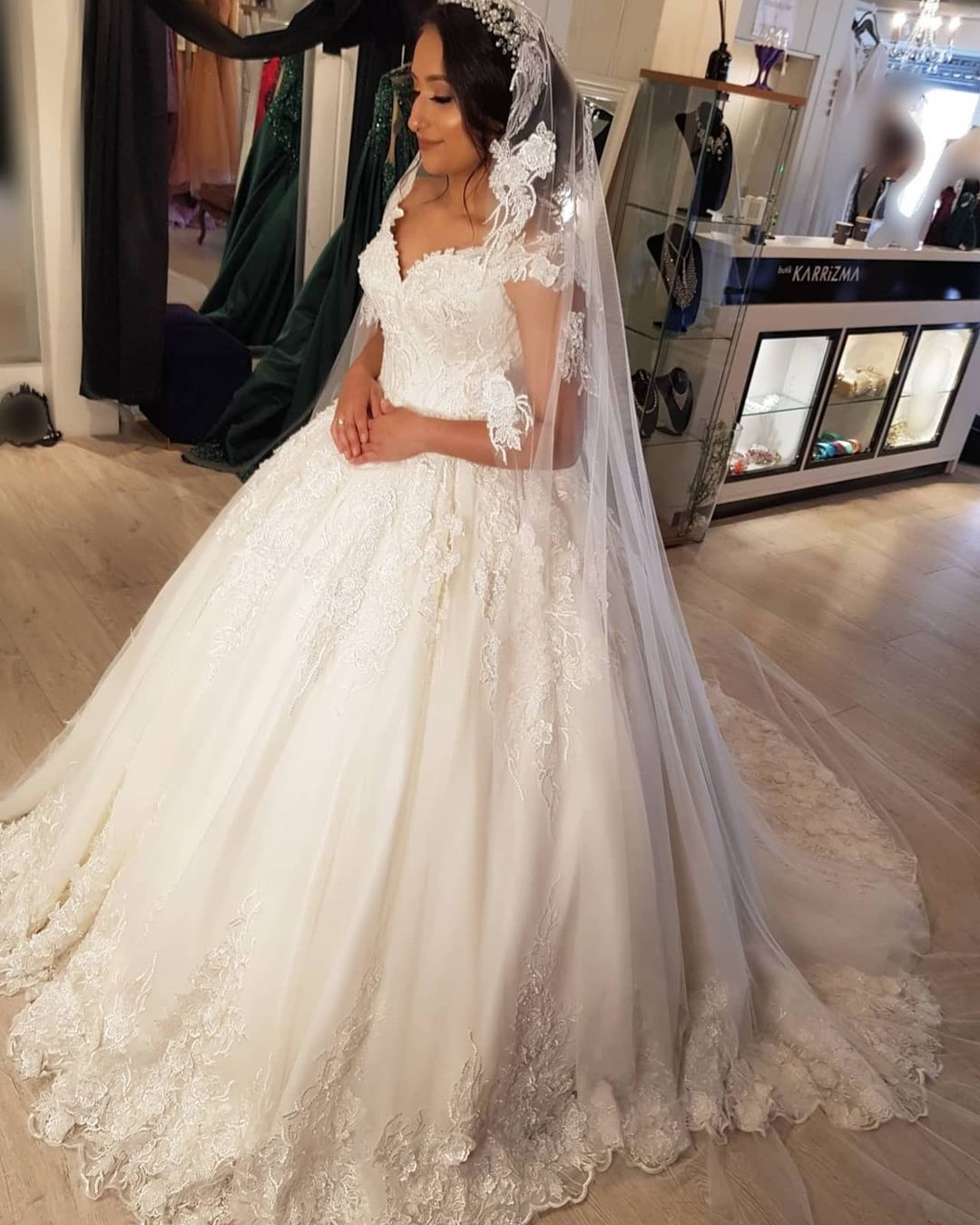 Cap Sleeves Lace Wedding Dress Ball Gown V-Neck