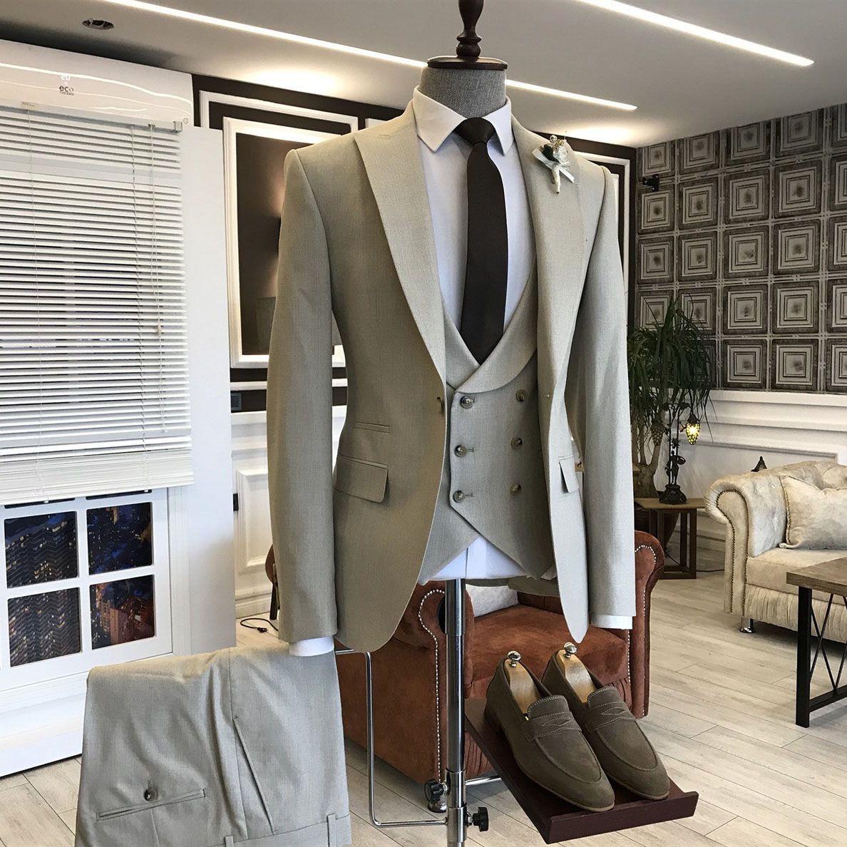Newinlook Light Brown Double-Breasted Three-Piece Wedding Suit for Groom