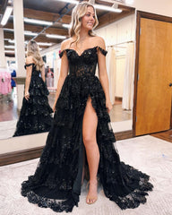 Charming Floor-Length Sweetheart Sleeveless A-Line Lace Prom Dress with Sweep Train