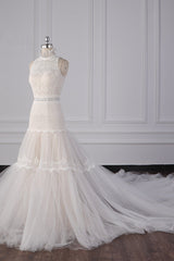 Chic High-Neck Tulle Lace Wedding Dress Appliques Sleeveless Bridal Gowns with Beading Sashes Online
