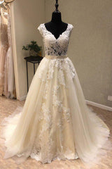 Chic Ivory Tulle Lace V-Neck Long Wedding Dress Cap Sleeve Ivory Bridal Gowns On Sale