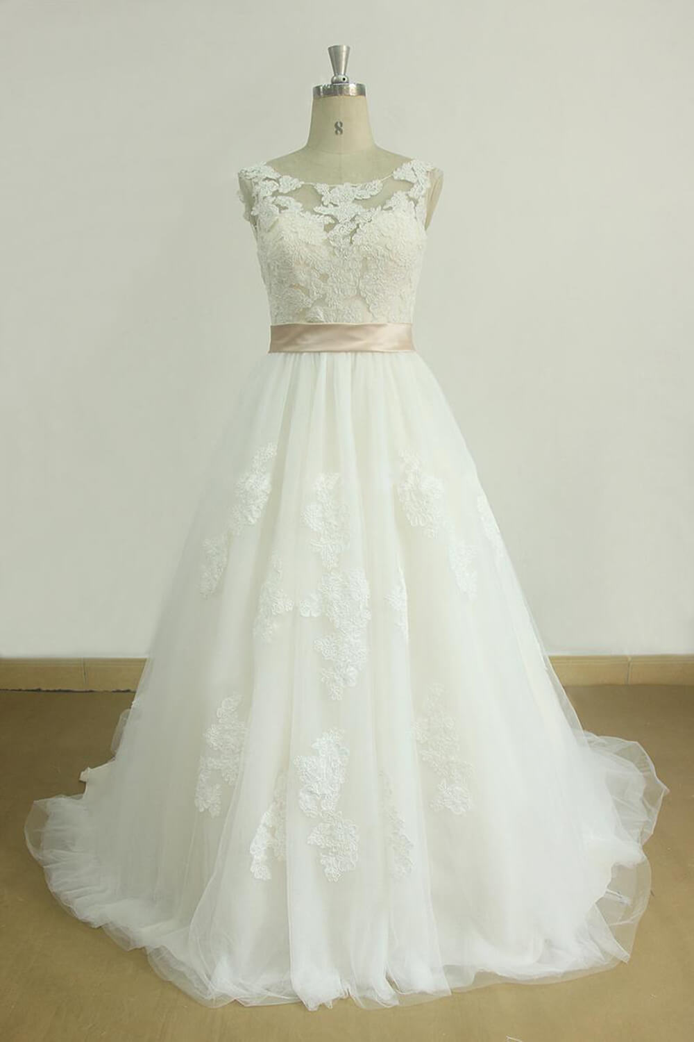 Chic Jewel Lace Appliques Wedding Dress Sleeveless Tulle A-line Bridal Gowns On Sale