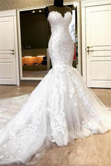 Chic Jewel Sleeveless White Wedding Dresses With Appliques Mermaid Lace Bridal Gowns Online