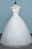 Chic Jewel Tulle Lace White Wedding Dress Sleeveless Appliques Bridal Gowns with Flowers Online