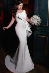 Chic Long Mermaid Simple Satin Strapless Wedding Gown Adorned with Lace
