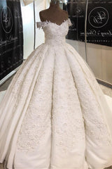 Chic Off-the-shoulder A-line White Wedding Dresses Satin Ruffles Lace Bridal Gowns With Appliques Online